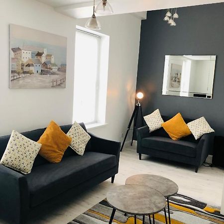 Spacious And Bright Town Centre Apartment Ballycastle Zewnętrze zdjęcie